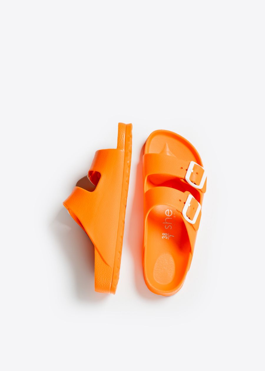 orange slides showing the support underfoot