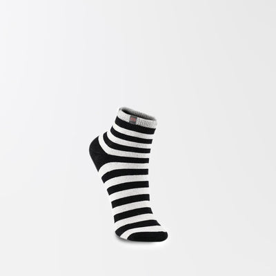 Women's organic bamboo ankle socks - she wear